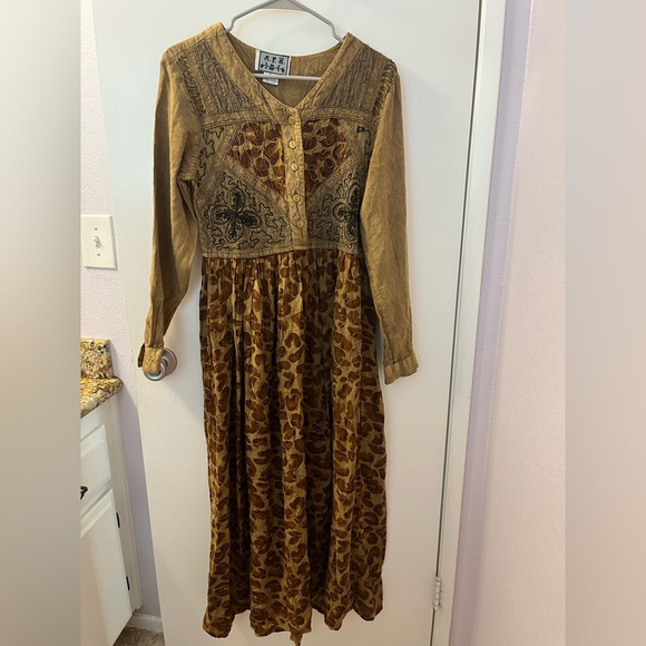 M.P.H. Dresses & Skirts - M.P.H. Vintage XL Boho Dress! Rare! PTP 19/No Stretch! (RSB)